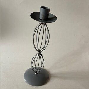 Vintage metal abstract wire candle holder silver 10”